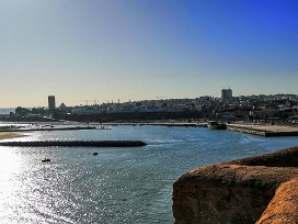 Esplanade des Oudayas Vue sur la mer et l'Oued Bou Regreg