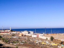 Sortie de la Kasbah des Oudayas Vue sur le cimetière