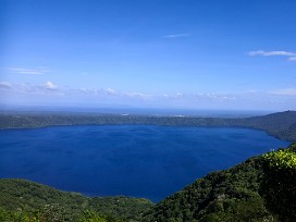 Sur le sentier autour de la lagune Apoyo - Nicaragua