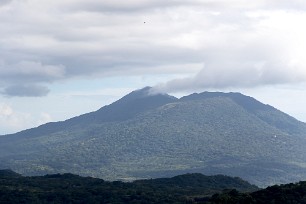 Vue du Volcan Mombacho depuis lemirador de la lagune d'Apoyo Apoyo - Nicaragua