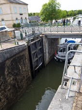 Pont Canal et double écluse de la Queugne Pont Canal et double écluse de la Queugne