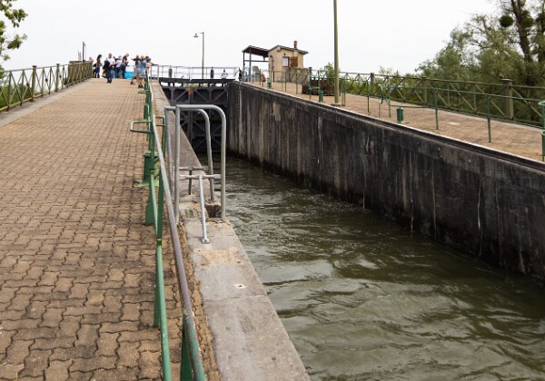Pont Canal et double écluse de la Queugne